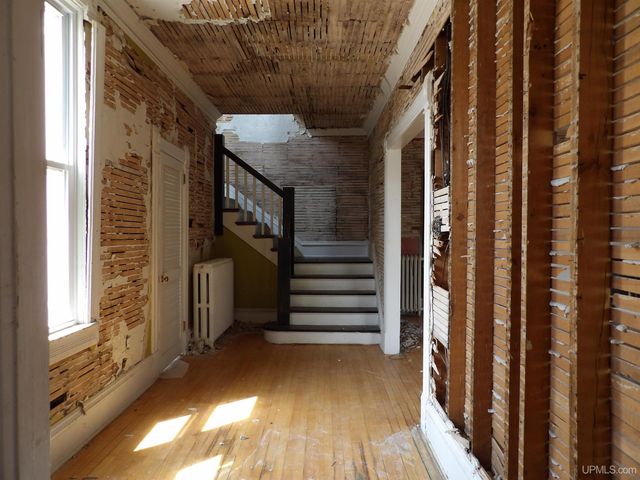 112 W Pewabic Street, Ironwood, MI 49938