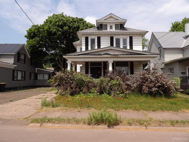 112 W Pewabic Street, Ironwood, MI 49938