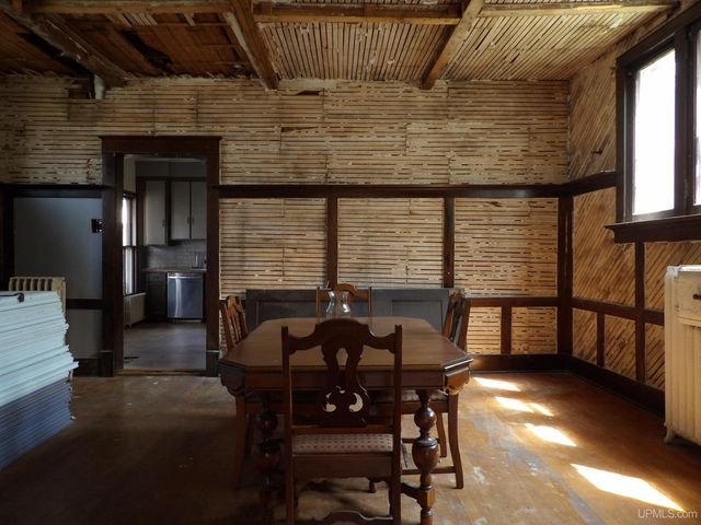 112 W Pewabic Street, Ironwood, MI 49938