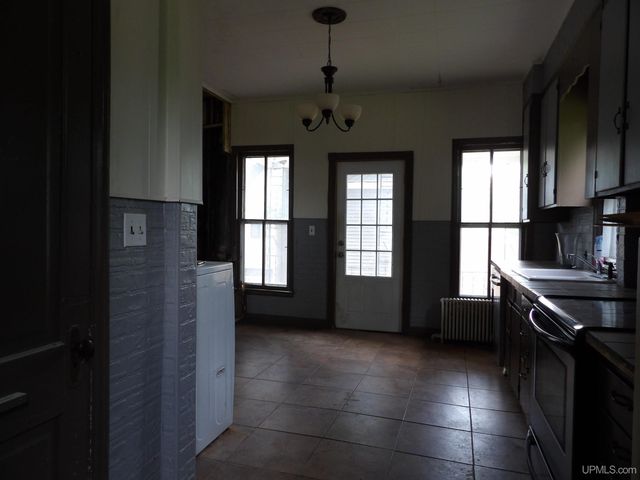 112 W Pewabic Street, Ironwood, MI 49938