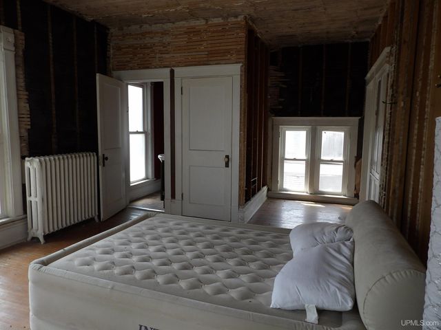 112 W Pewabic Street, Ironwood, MI 49938