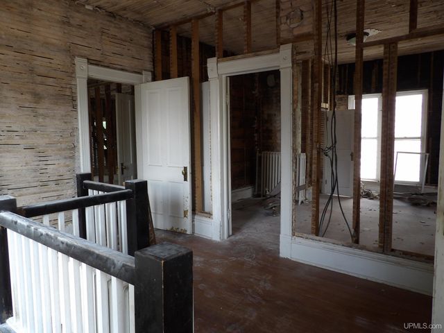 112 W Pewabic Street, Ironwood, MI 49938