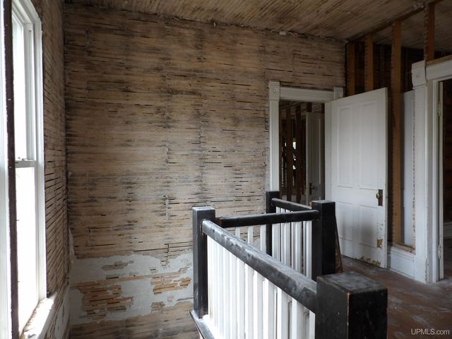 112 W Pewabic Street, Ironwood, MI 49938