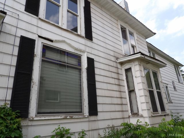 112 W Pewabic Street, Ironwood, MI 49938