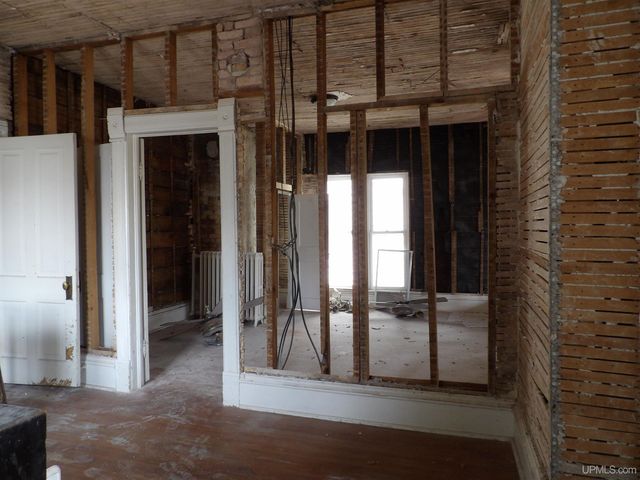 112 W Pewabic Street, Ironwood, MI 49938