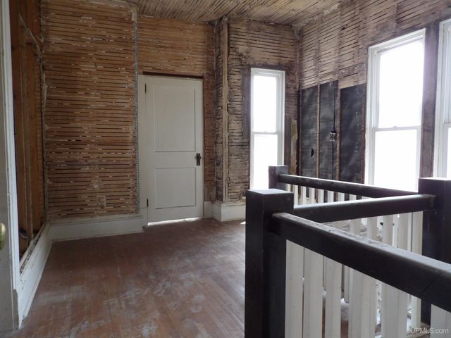 112 W Pewabic Street, Ironwood, MI 49938