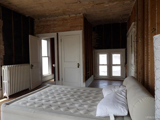 112 W Pewabic Street, Ironwood, MI 49938