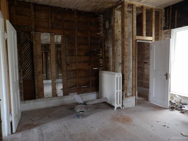 112 W Pewabic Street, Ironwood, MI 49938