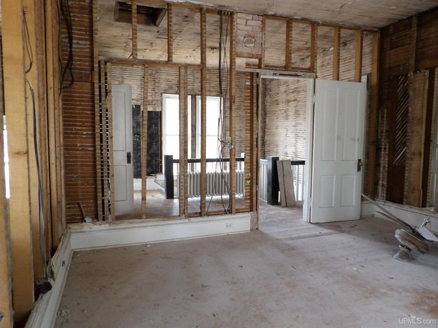 112 W Pewabic Street, Ironwood, MI 49938