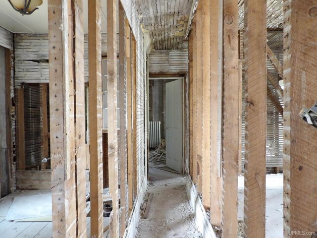 112 W Pewabic Street, Ironwood, MI 49938