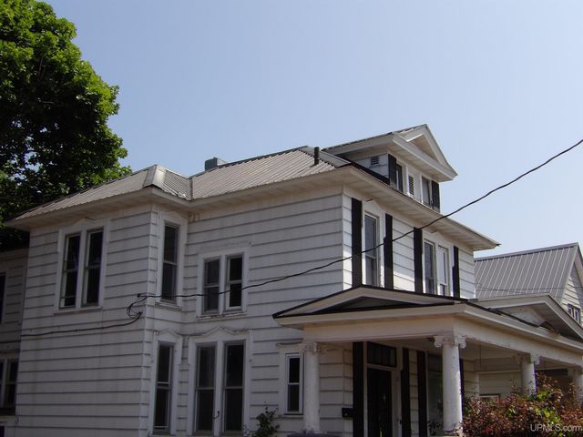 112 W Pewabic Street, Ironwood, MI 49938