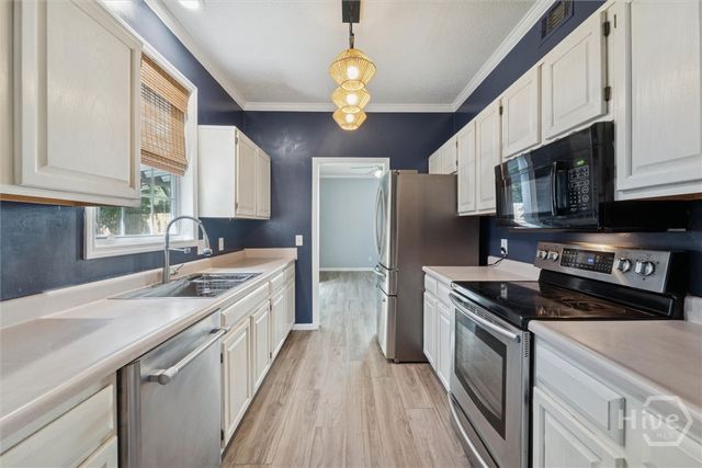 105 Kings Court, Savannah, GA 31406