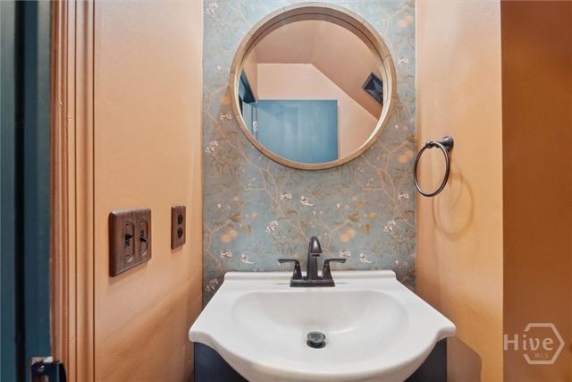 105 Kings Court, Savannah, GA 31406