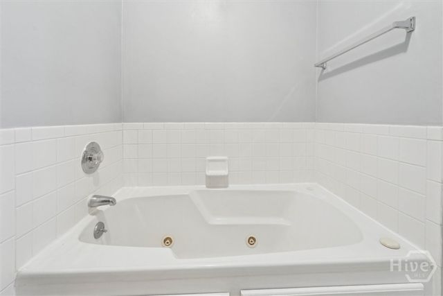 105 Kings Court, Savannah, GA 31406