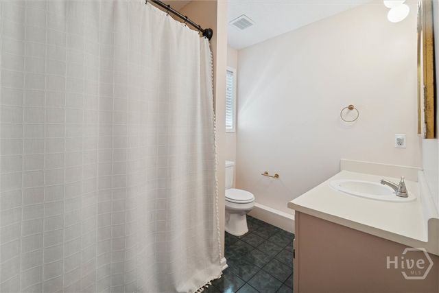 105 Kings Court, Savannah, GA 31406