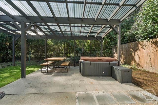 105 Kings Court, Savannah, GA 31406