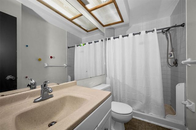 205 WOODS LANDING TRAIL, Oldsmar, FL 34677