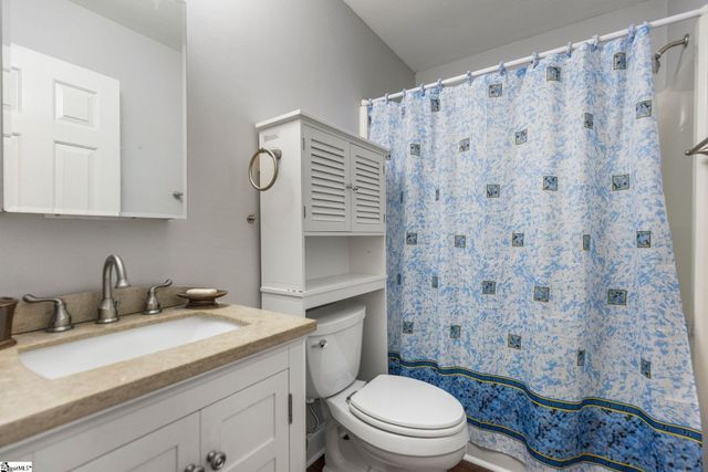 140 Oak Valley Drive, Simpsonville, SC 29681