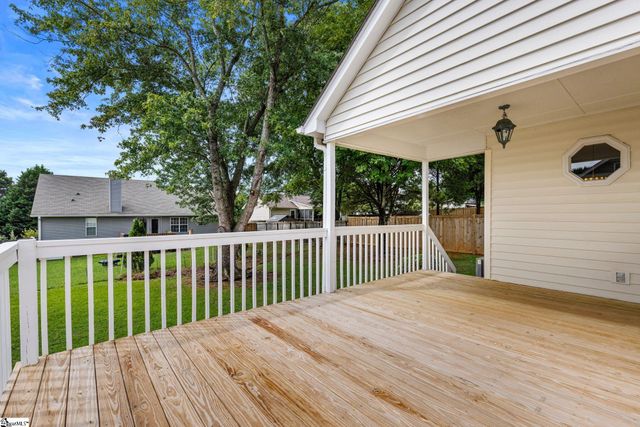 140 Oak Valley Drive, Simpsonville, SC 29681