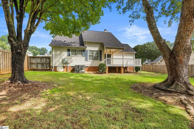 140 Oak Valley Drive, Simpsonville, SC 29681
