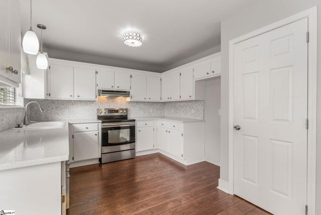 140 Oak Valley Drive, Simpsonville, SC 29681