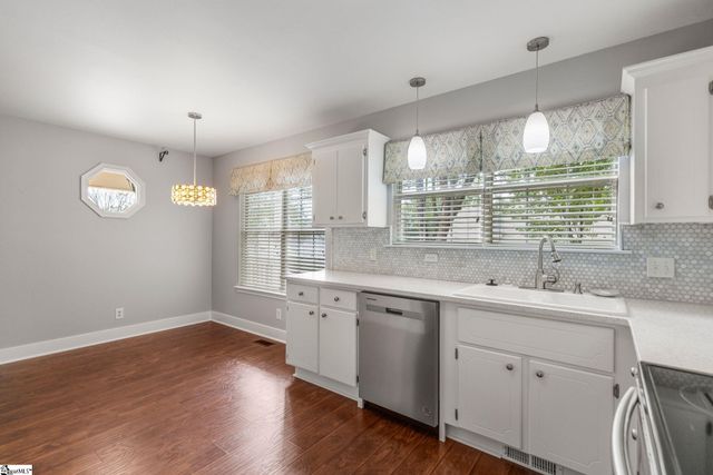 140 Oak Valley Drive, Simpsonville, SC 29681
