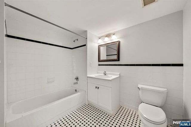 100 Old Palisade Road 914, Fort Lee, NJ 07024