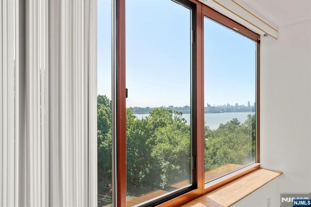 100 Old Palisade Road 914, Fort Lee, NJ 07024