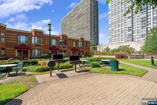 100 Old Palisade Road 914, Fort Lee, NJ 07024