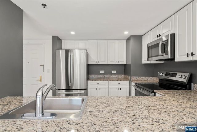 100 Old Palisade Road 914, Fort Lee, NJ 07024