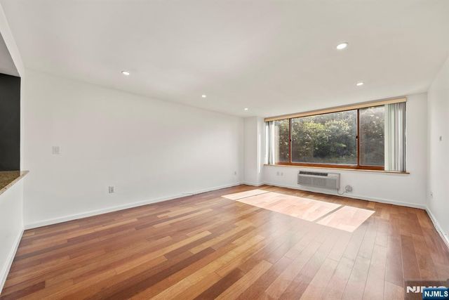 100 Old Palisade Road 914, Fort Lee, NJ 07024