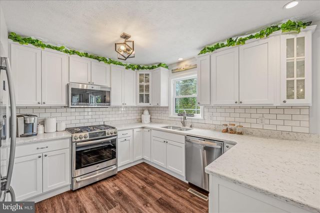 28 MELODY LN, Berkeley Springs, WV 25411