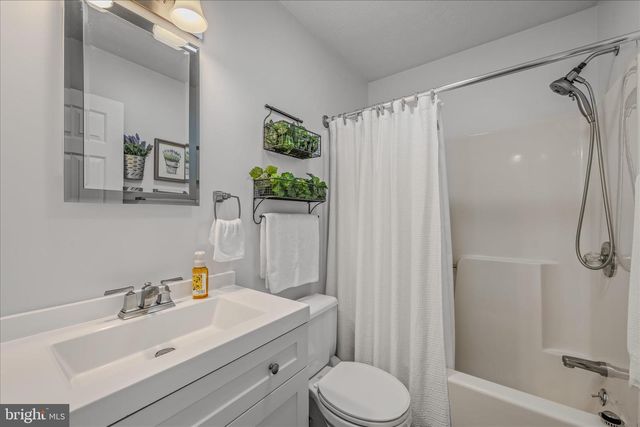 28 MELODY LN, Berkeley Springs, WV 25411
