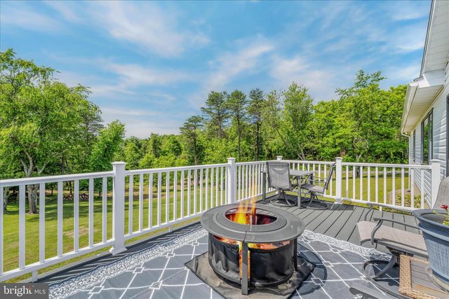 28 MELODY LN, Berkeley Springs, WV 25411