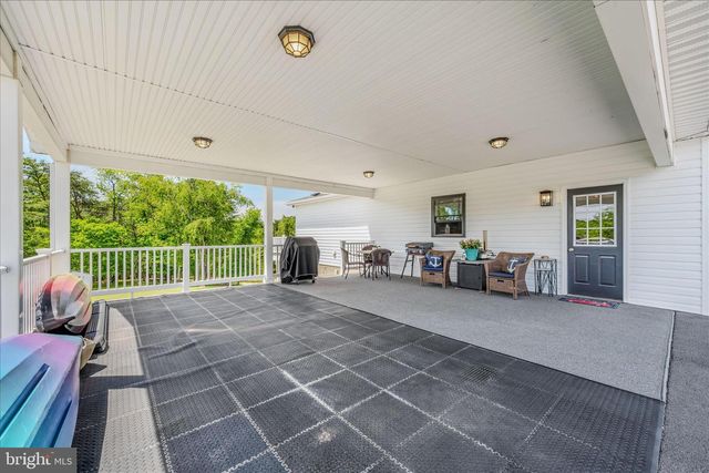 28 MELODY LN, Berkeley Springs, WV 25411