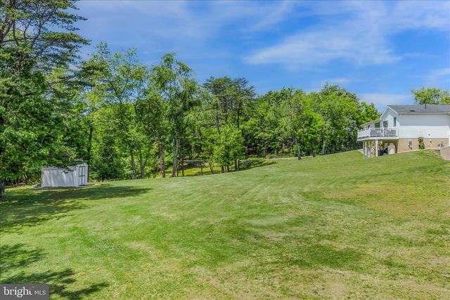 28 MELODY LN, Berkeley Springs, WV 25411