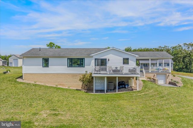 28 MELODY LN, Berkeley Springs, WV 25411