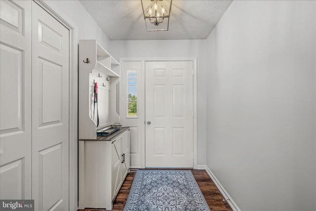 28 MELODY LN, Berkeley Springs, WV 25411