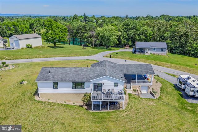 28 MELODY LN, Berkeley Springs, WV 25411