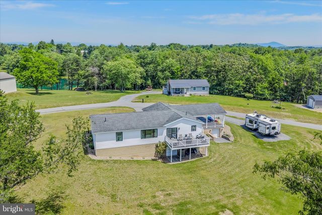 28 MELODY LN, Berkeley Springs, WV 25411