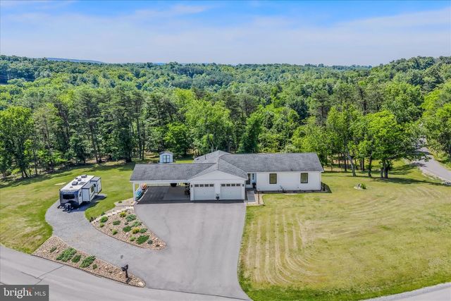 28 MELODY LN, Berkeley Springs, WV 25411