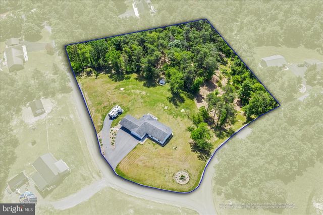 28 MELODY LN, Berkeley Springs, WV 25411