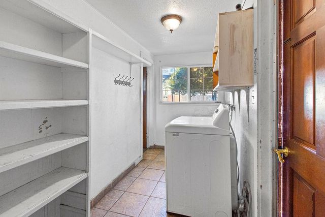 329 E Walnut St, Lodi, CA 95240