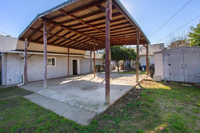 329 E Walnut St, Lodi, CA 95240