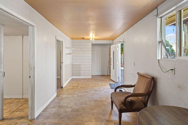 329 E Walnut St, Lodi, CA 95240