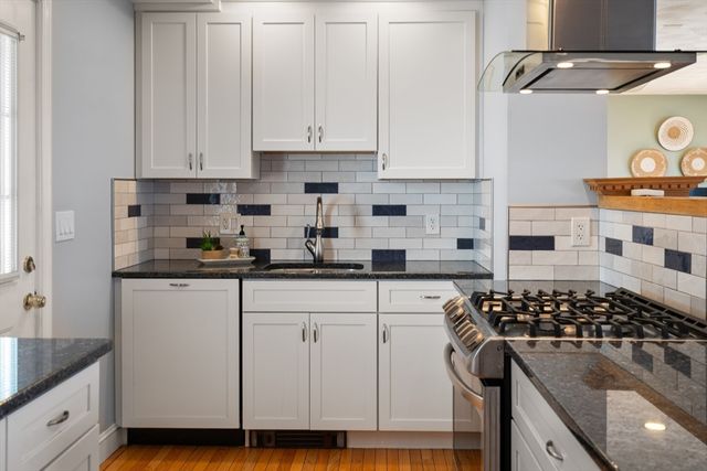 43 Maple Ave, Nahant, MA 01908