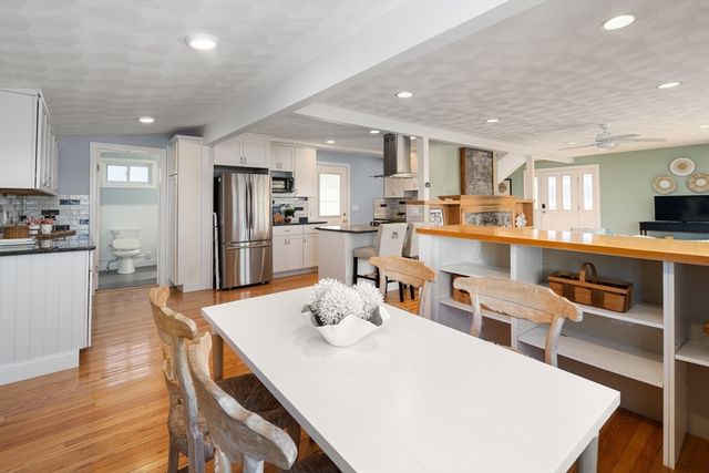 43 Maple Ave, Nahant, MA 01908