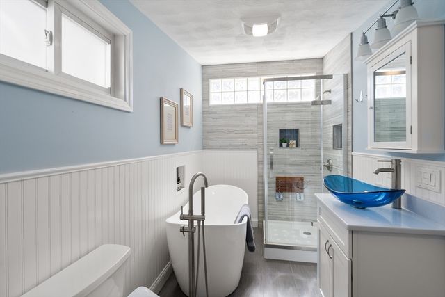 43 Maple Ave, Nahant, MA 01908
