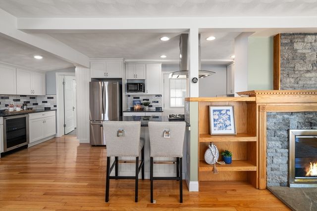 43 Maple Ave, Nahant, MA 01908