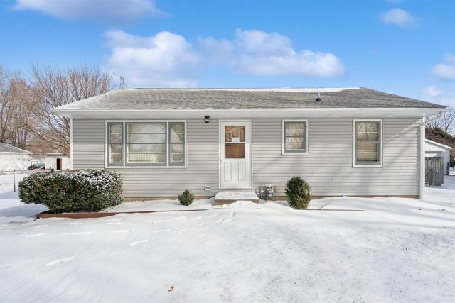 240 Marie Avenue, Elk Run Heights, IA 50707